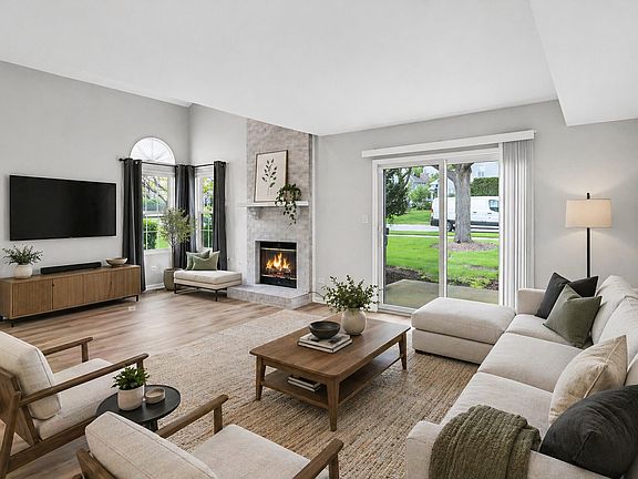 3rd image of 3053 Anton Dr