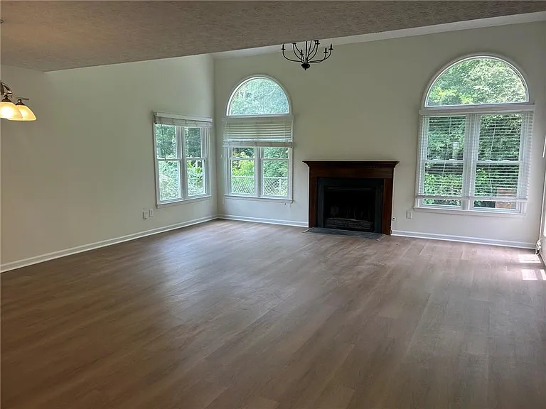 3886 Hadley Farm Dr — Photo 7