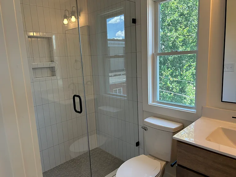 115 W 14th St #B — Photo 32
