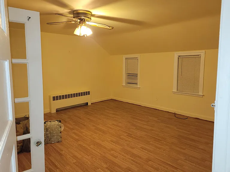 28 Swan Ave #2 — Photo 9