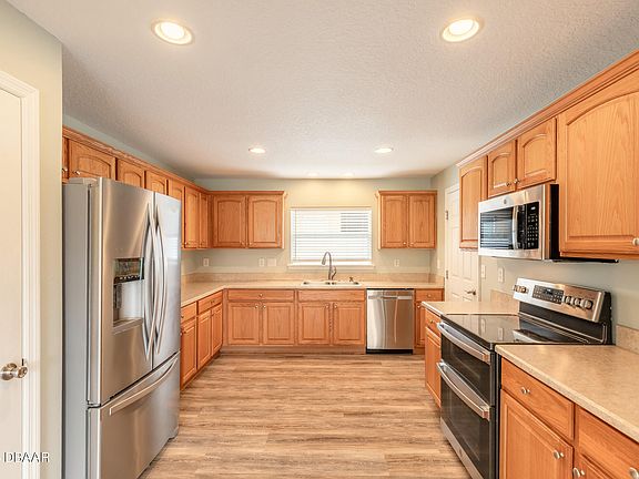 4th image of 3321 Pintello Ave