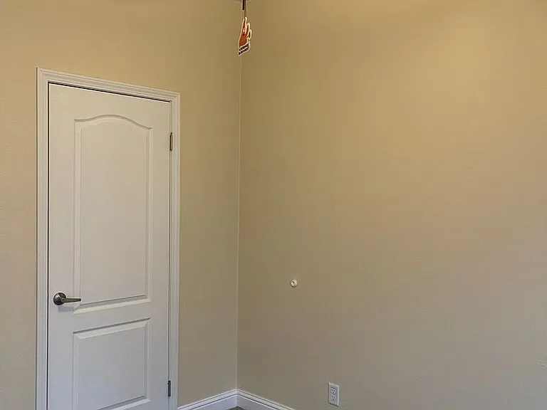 13676 Andover Dr — Photo 22