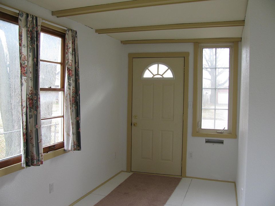 2nd image of 2916 Capitol Ave