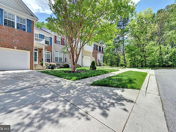 2nd image of 1805 Foxwood Cir