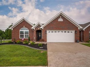3102 Arbor Ridge Ln, New Albany, IN 47150