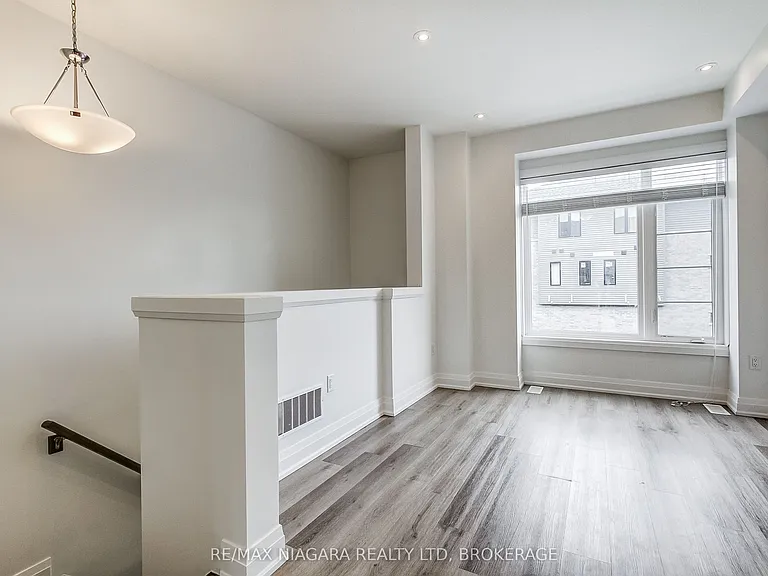 461 Blackburn Dr — Photo 7