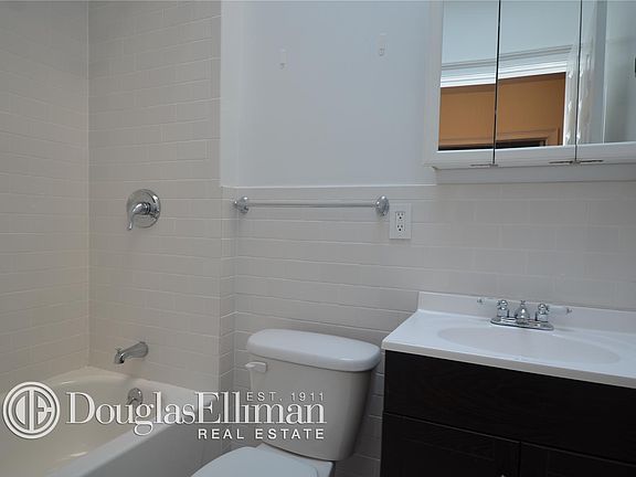 4th image of 1041 Madison Ave APT 5R