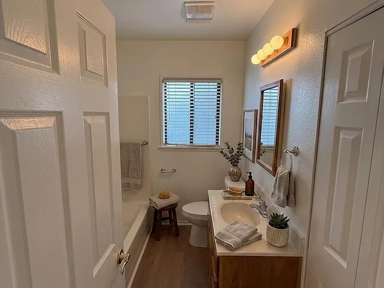 10866 Gerald Ave — Photo 29