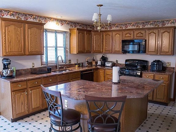 4th image of 334 Woodbridge Gln