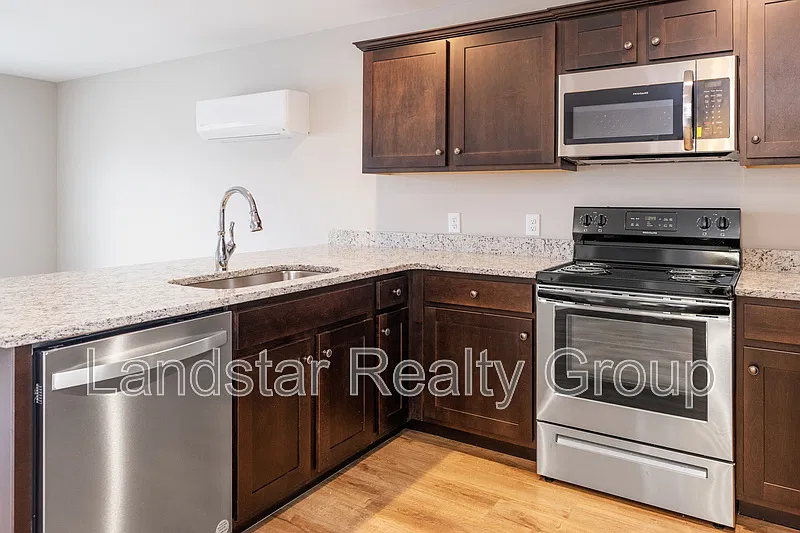 2 bed, 2.0 bath, $1,300 — Photo 2