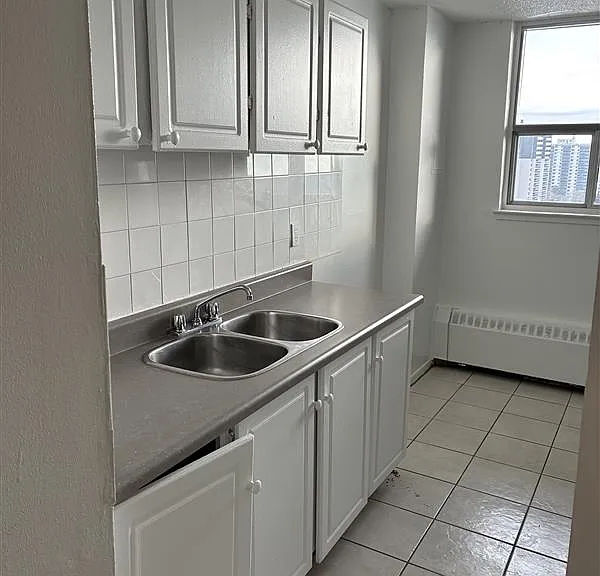 2900 Jane St — Photo 3