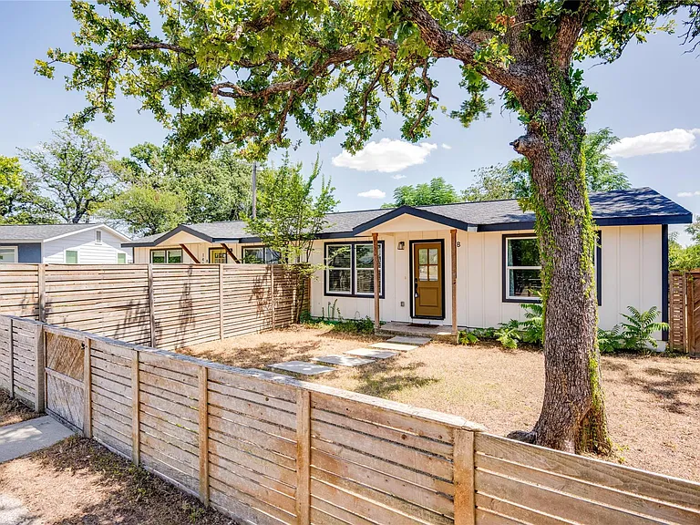 1400 Marcus Pl #B — Photo 7