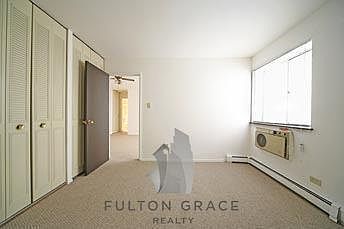 4th image of 450 W Aldine Ave #210V