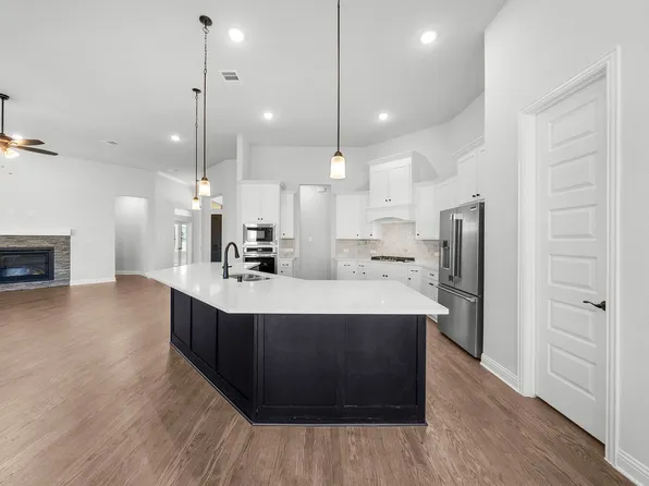 132 Liv Meadow Way, Waxahachie, TX 75165