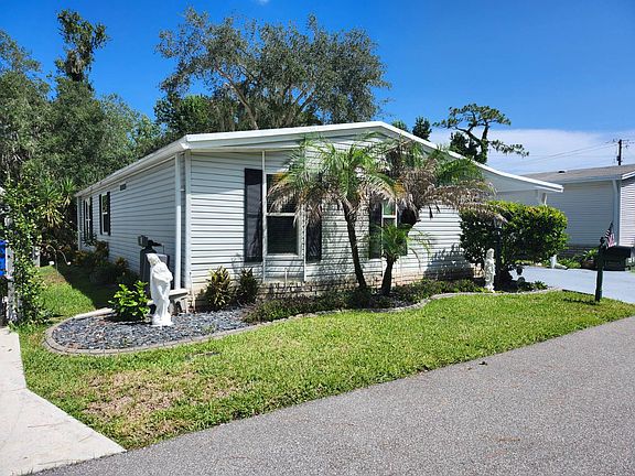 2nd image of 10005 King Oak Dr
