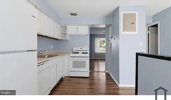 2612 Camberwell Ct — Photo 9