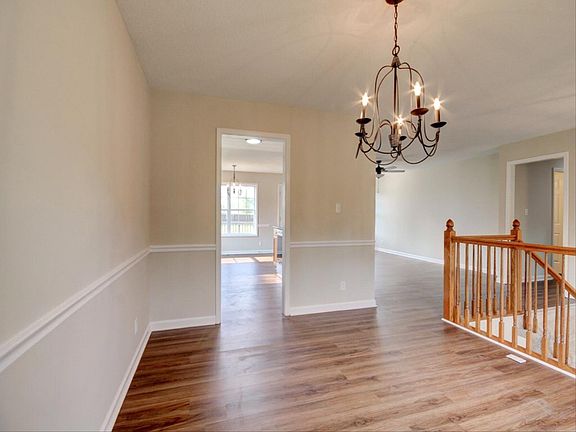 4th image of 934 Sugarcane Way