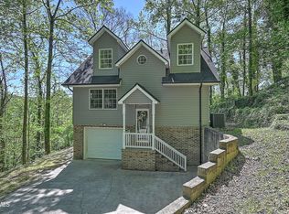 4020 Lakeland Dr, Kingsport, TN 37664