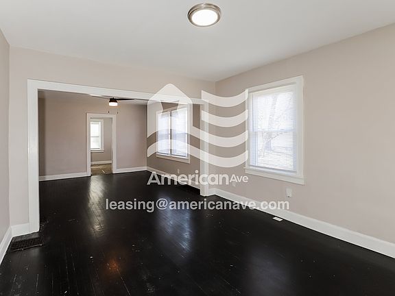 696785_004_wm_-_living_room_13540019.jpg