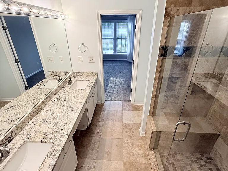 240 Regent Sq — Photo 58