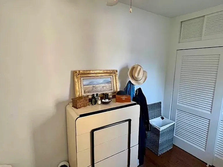 38 Macdougal St #5B — Photo 9