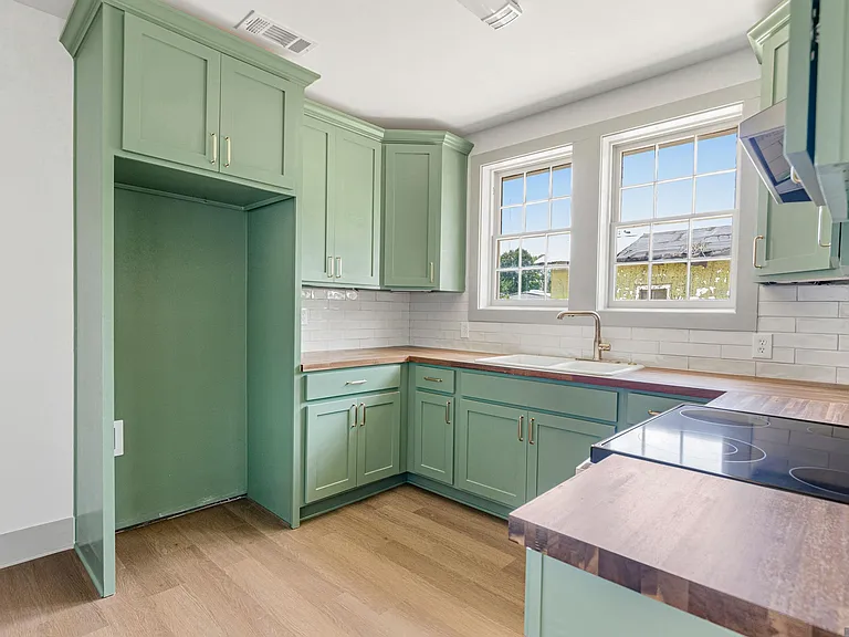 988 Terrace Ave — Photo 5