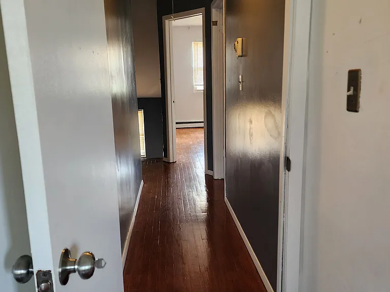 Cedar St — Photo 10