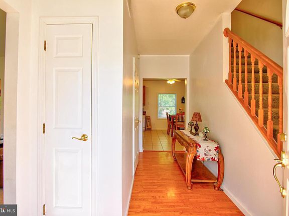 5th image of 11 Gunnison Dr