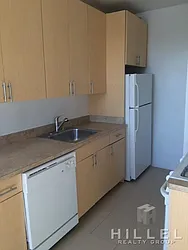 Rented by Hillel Realty Group