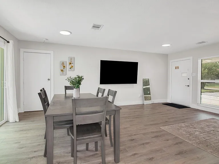 1703 Ansbury Dr — Photo 7