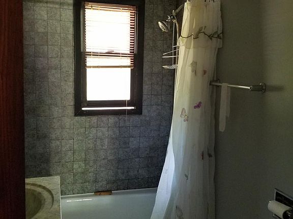 4th image of 3631 E Cedar Lake Dr