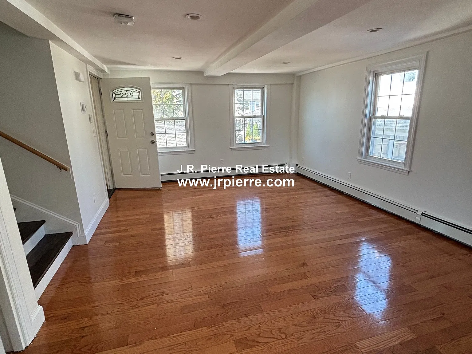 4 bed, 2.0 bath, 1600 sqft, $4,000 — Photo 1