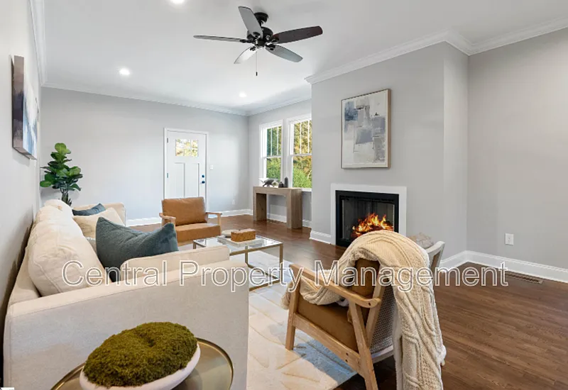 4 bed, 3.5 bath, 2203 sqft, $2,595 — Photo 4