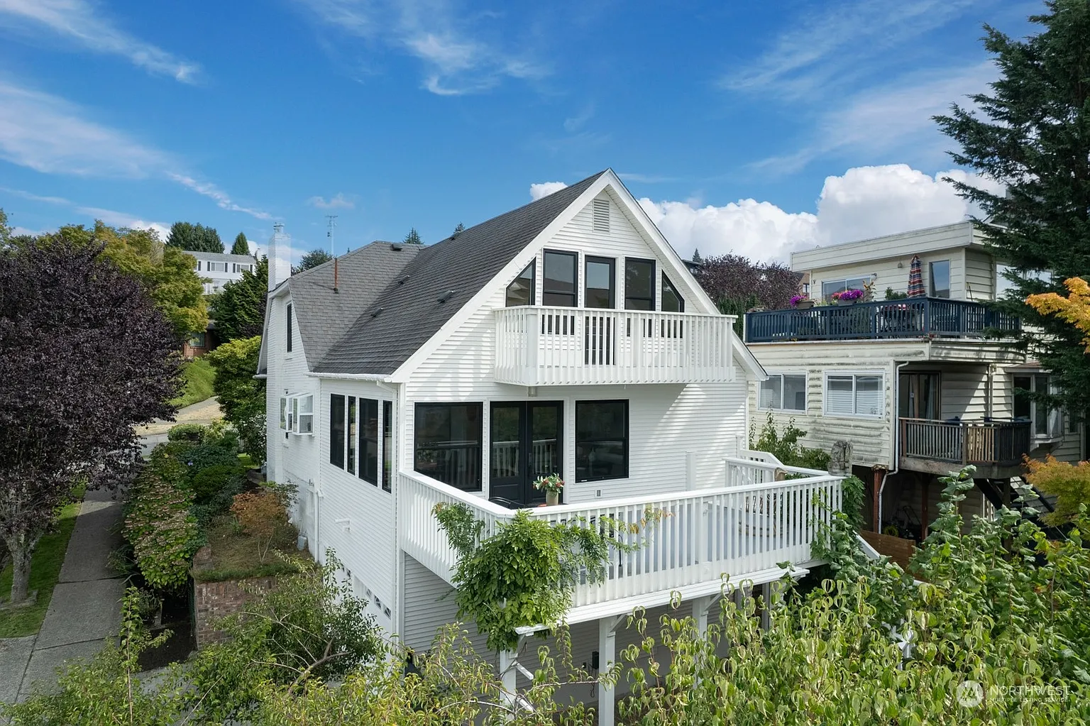 6901 39th Avenue SW photo 1