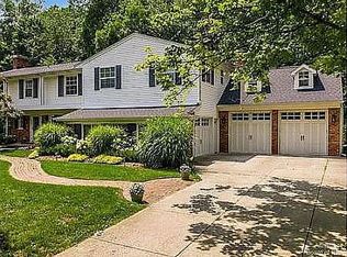 32365 Robinhood Dr, Beverly Hills, MI