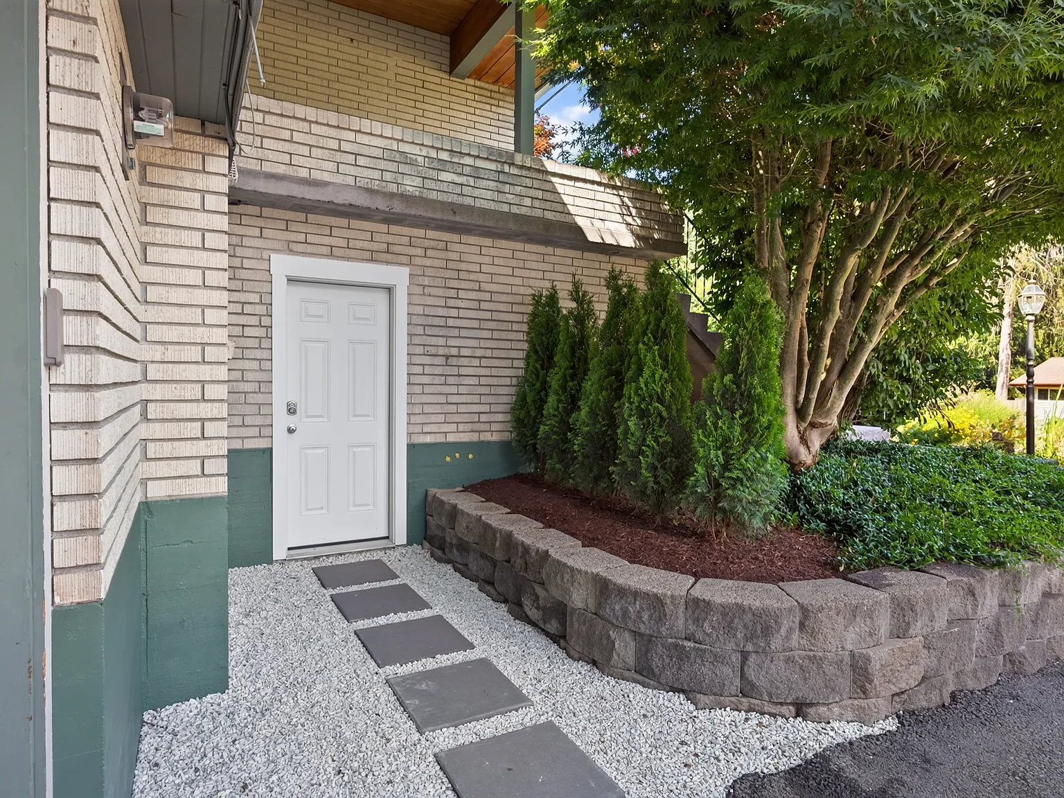 W Glen Dr, Everett — Photo 3