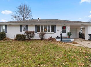 1203 Sheridan Rd, Pekin, IL 61554