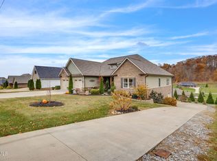 818 Hales Chapel Rd, Gray, TN 37615
