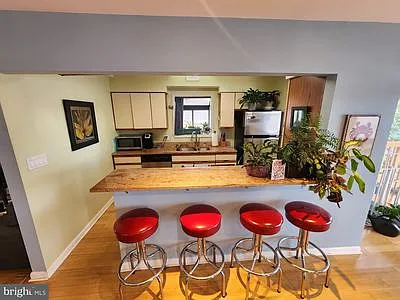 332 S Riverside Dr — Photo 4