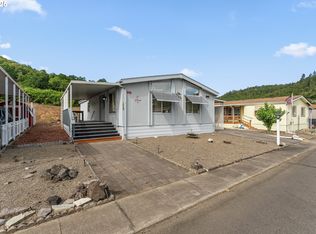 1006 Shadow Ranch Ln, Roseburg, OR 97470