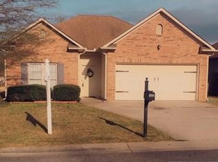 898 Meriweather Dr, Calera, AL 35040