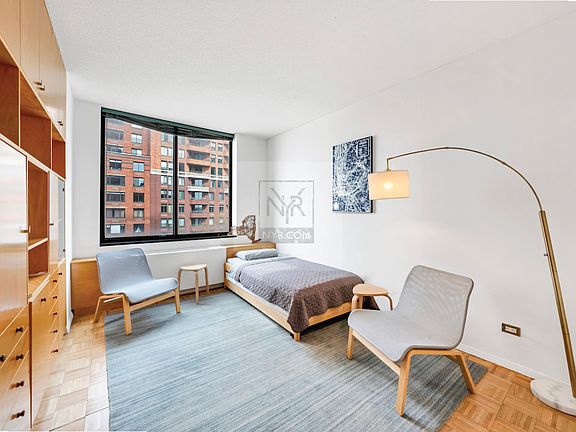 5th image of 380 Rector Pl APT 6B