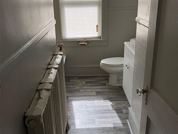 4th image of 1028 N Pearl St