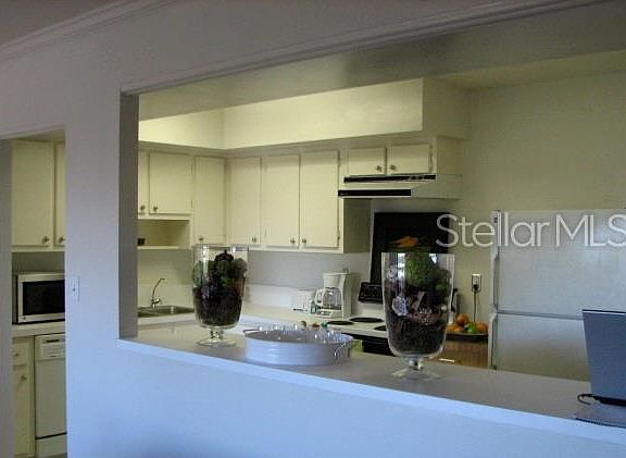 3rd image of 2401 Bayshore Blvd Unit 407