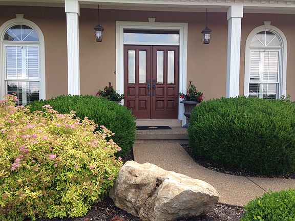 3rd image of 310 Cedar Cir