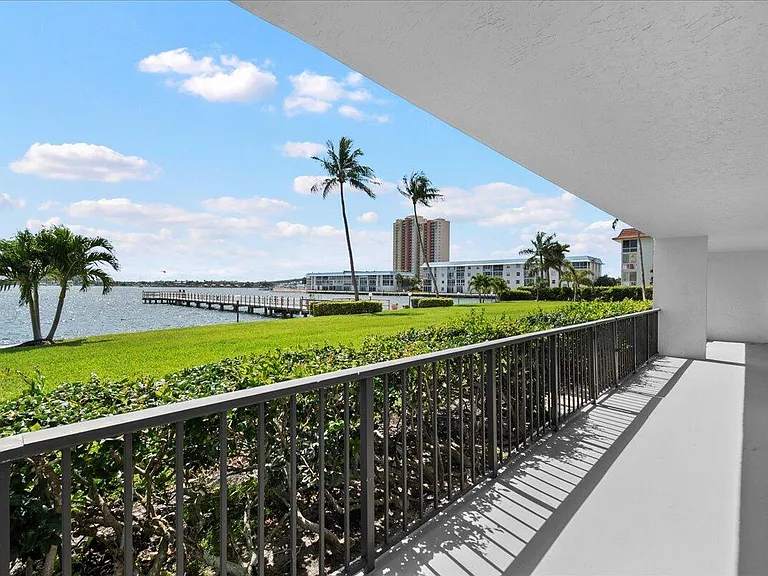 3040 Lake Shore Dr #101 — Photo 32
