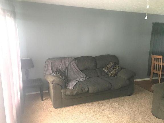 4th image of 630 Shoshone Dr