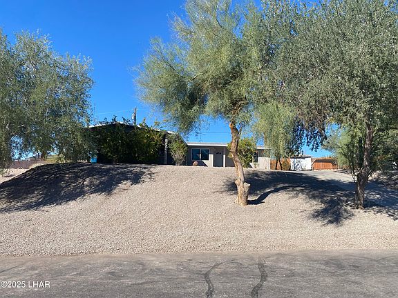 2nd image of 3661 Parkview Dr