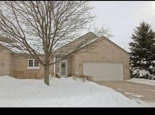 10890 Harry Dr, Huntley, IL 60142