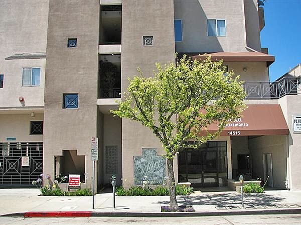 1st image of 10650 Moorpark St